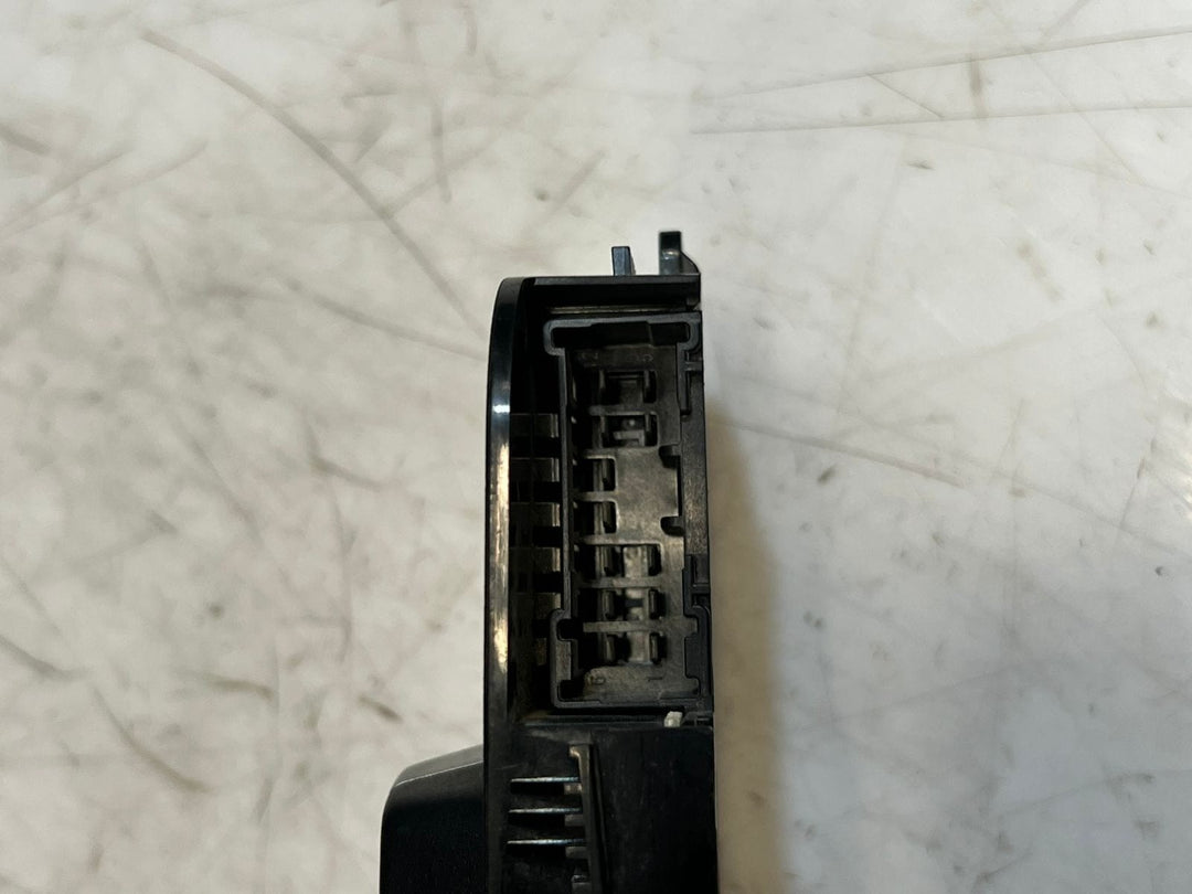 2015 BMW 320i F30 3 Series Front Right Seat ADJUSTMENT Control Switch 9382436