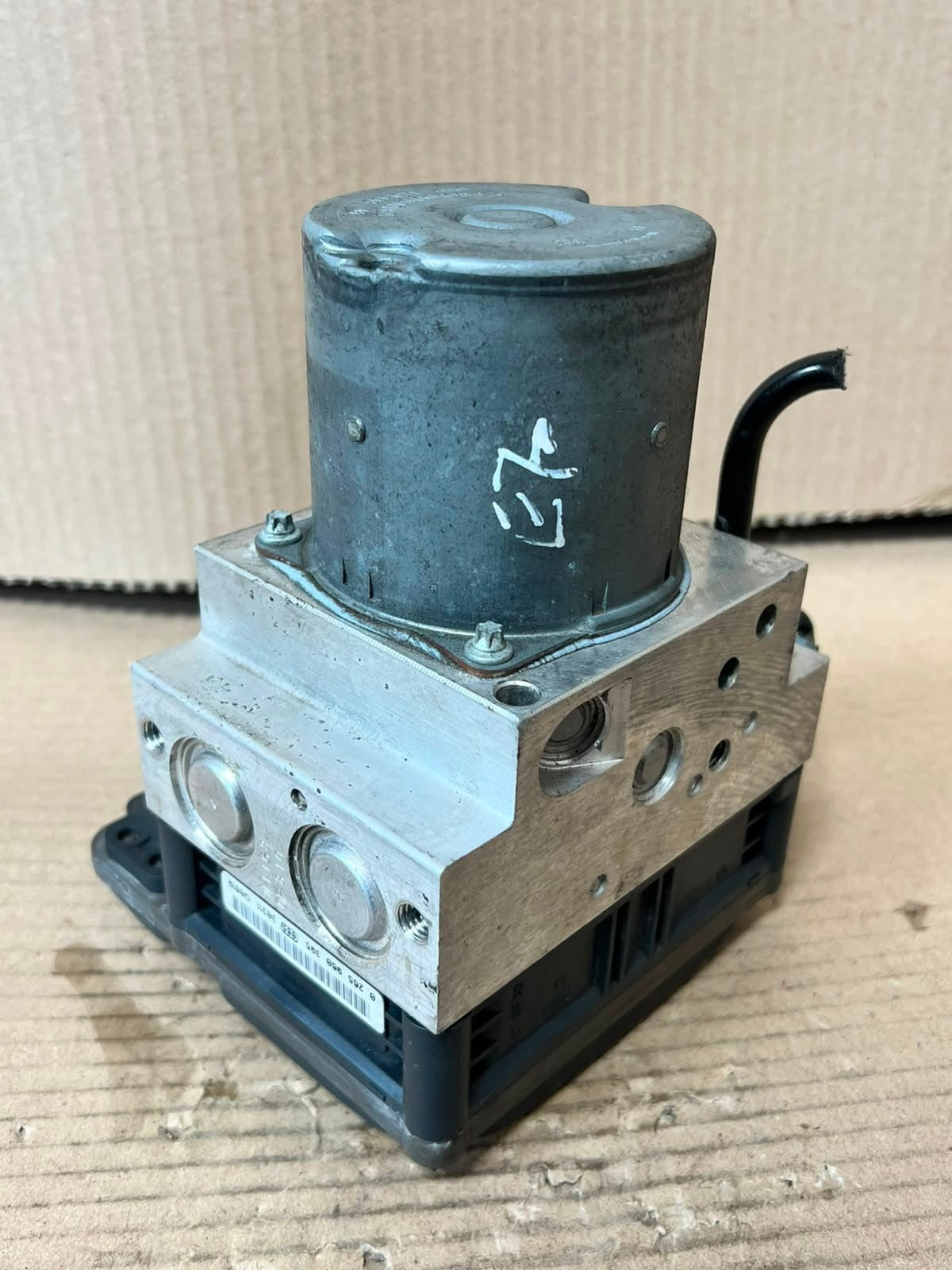 2007-2013 BMW X5 E70 ABS HYDRAULIC PUMP Control Module 6854702 OEM