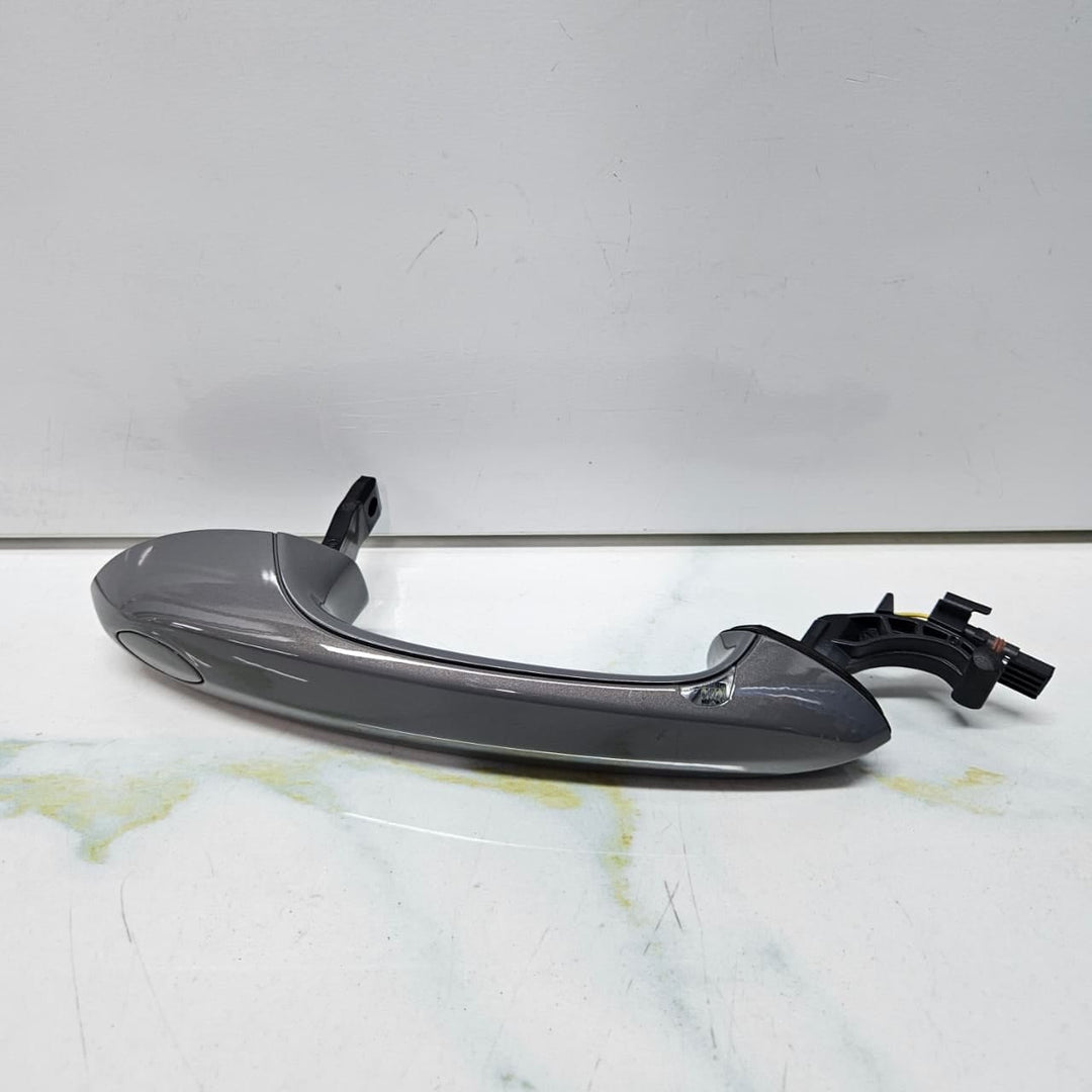 Genuine Brand-New BMW G30 G20 Door Handle Front Left Kessy 9854889