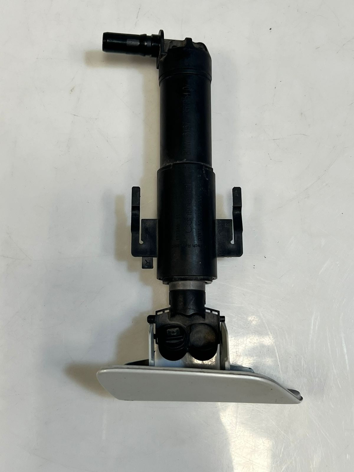 2015 BMW 740i 7 Series G11 G12 HIGH PRESSURE Headlight Washer Nozzle 7357354