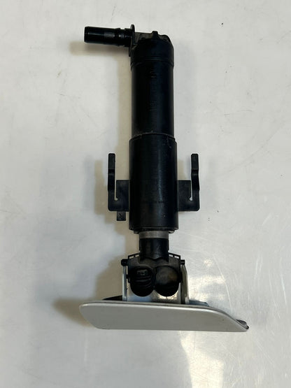 2015 BMW 740i 7 Series G11 G12 HIGH PRESSURE Headlight Washer Nozzle 7357354