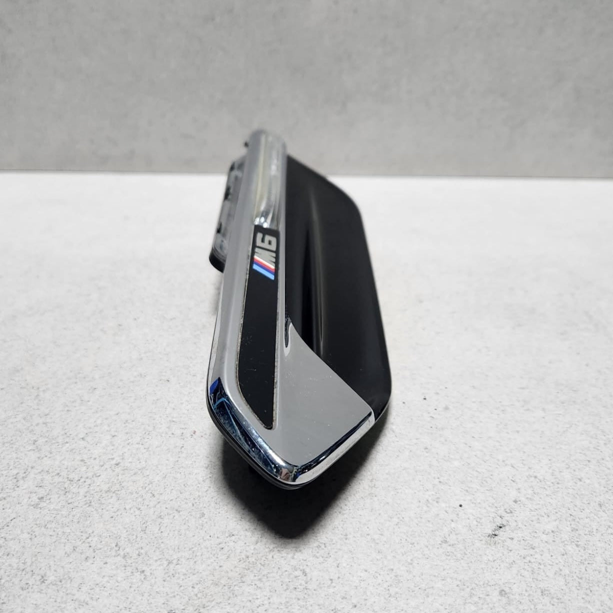 2012-2018 BMW M6 Front Fender Side Marker Light 8050519 M6 F06 F12 F13