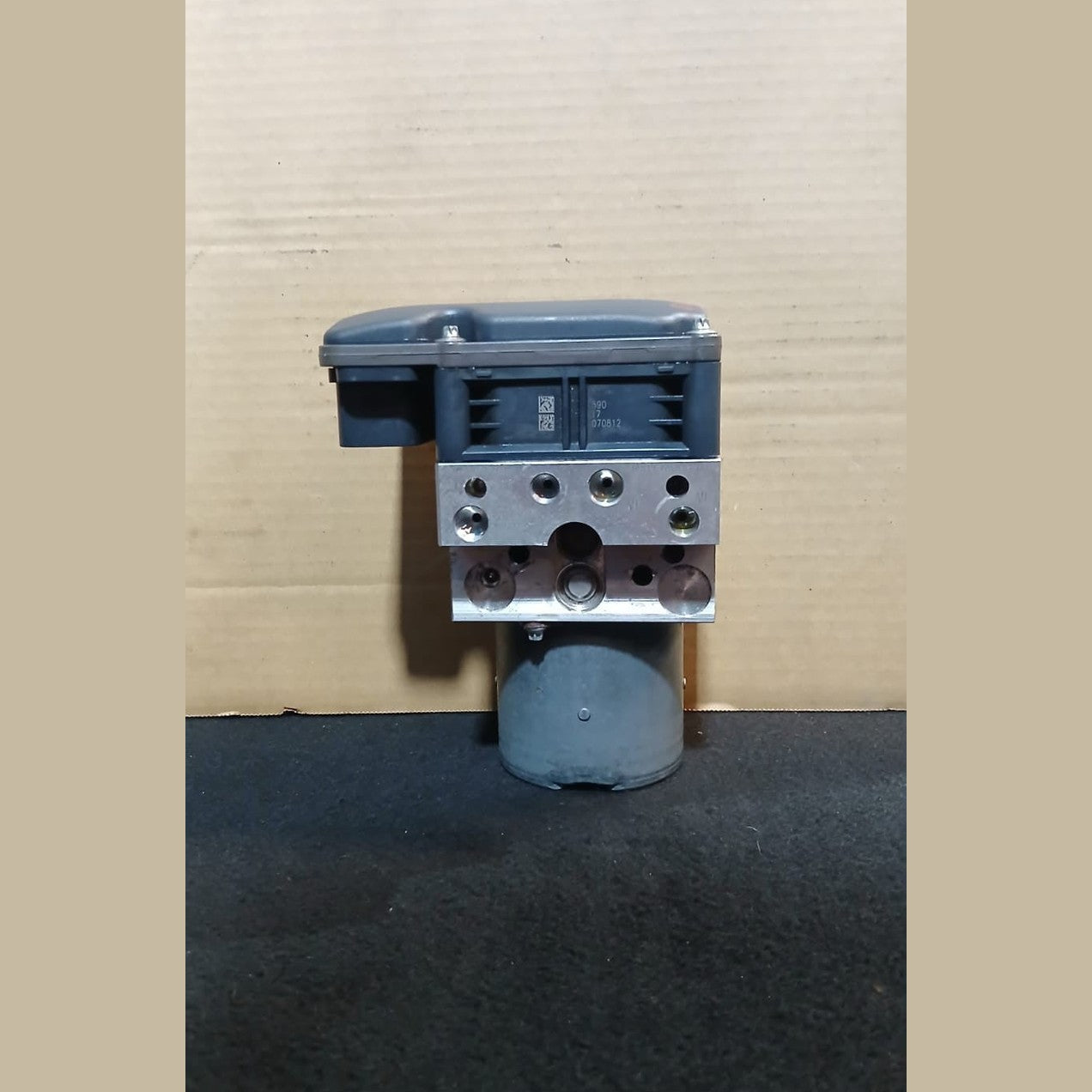OEM BMW F01 / F02 ABS ANTI-LOCK BRAKE PUMP MODULE ECU P/N 6860149 6860150