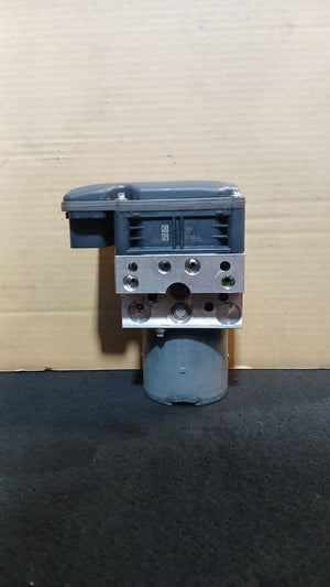 OEM BMW F01 / F02 ABS ANTI-LOCK BRAKE PUMP MODULE ECU P/N 6860149 6860150