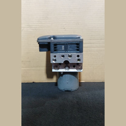 OEM BMW F01 / F02 ABS ANTI-LOCK BRAKE PUMP MODULE ECU P/N 6860149 6860150