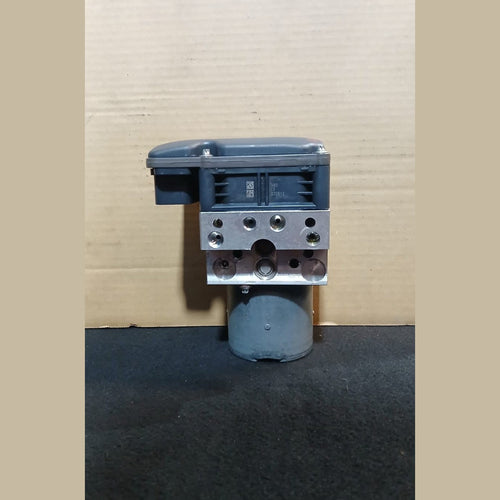 OEM BMW F01 / F02 ABS ANTI-LOCK BRAKE PUMP MODULE ECU P/N 6860149 6860150