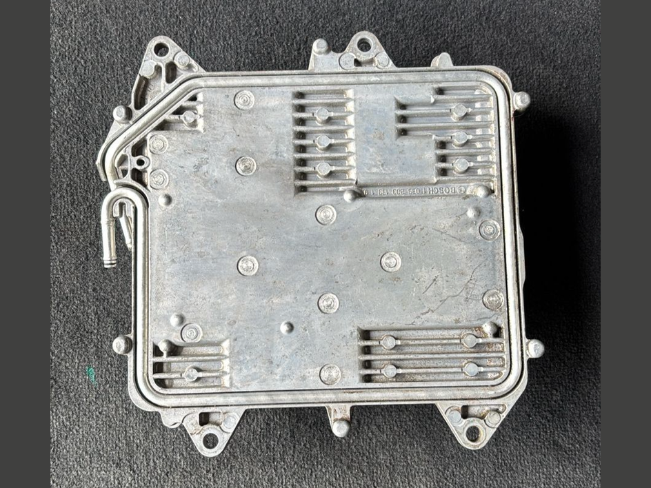 BMW F01 F02 F06 F07 F12  550i 650i 8 614 ENGINE CONTROL UNIT MODULE - 8614915