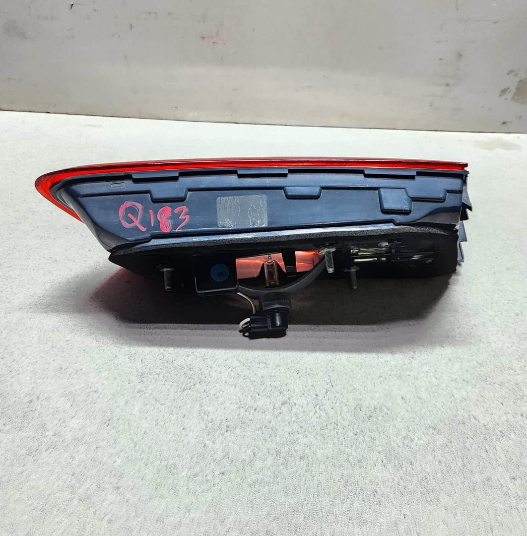 2017 BMW M5 Taillight In Trunk Lid Right 7376474 5 Series G30 G31 G38 and M5 OEM