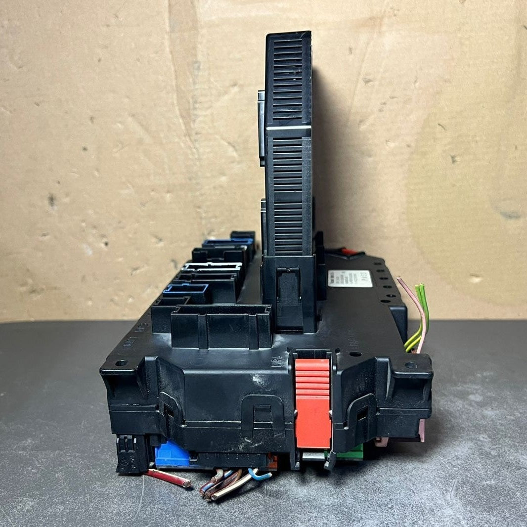 Mercedes W221 S-Class Front Fuse Relay Box SAM Control A221 5403150  A2215402862