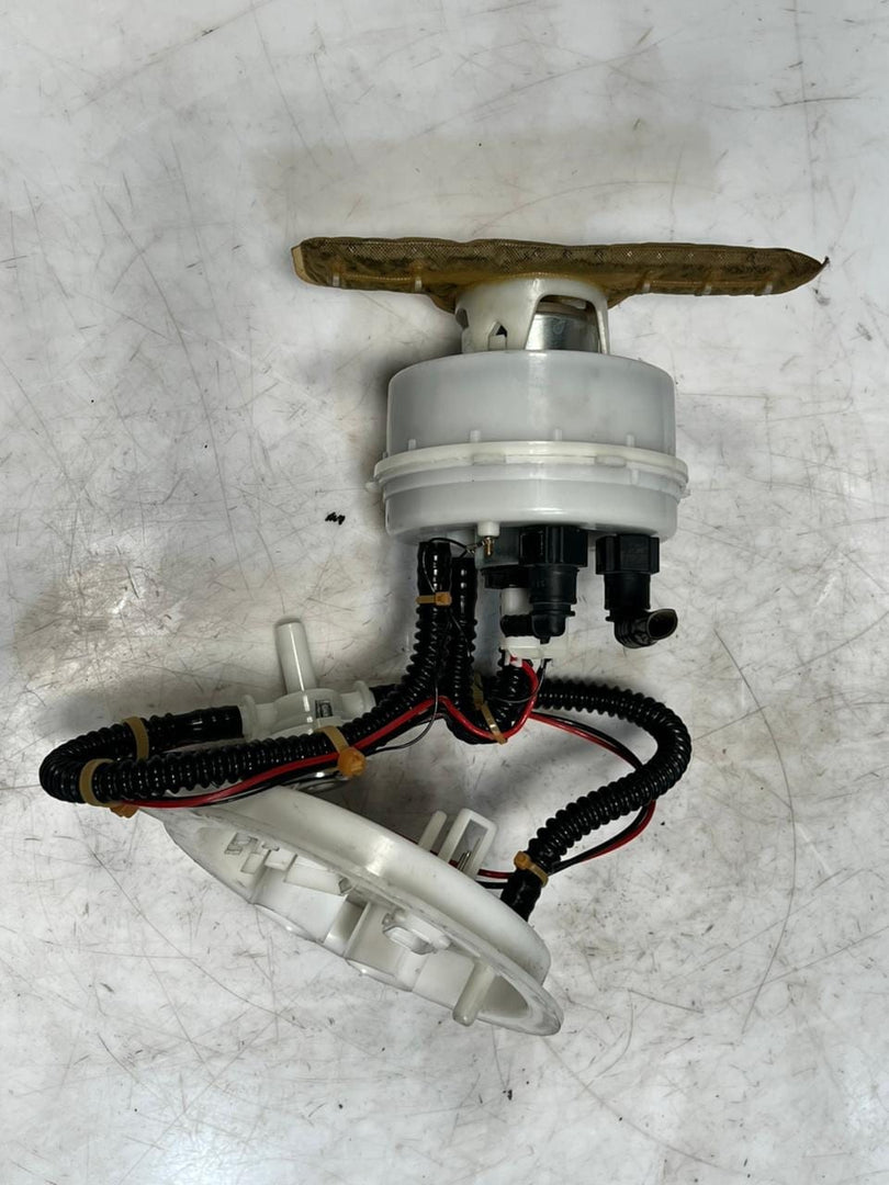 2010-2016 BMW 535i 5 Series F10 F11 Fuel Feed Unit 7341299 OEM