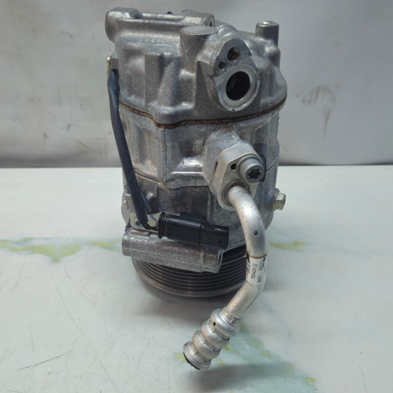 2016-2019 BMW 750Li M5 F90, M8 F91 F92 Air Conditioning Compressor 5A112E1