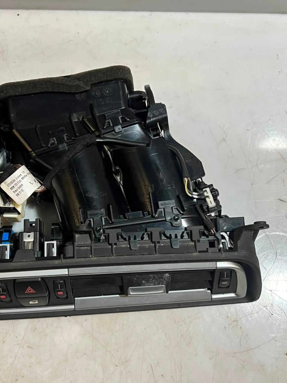 BMW 7 Series F01 F02 F03 F04 750i Center Dash Air Vent 9115859 OEM RHD