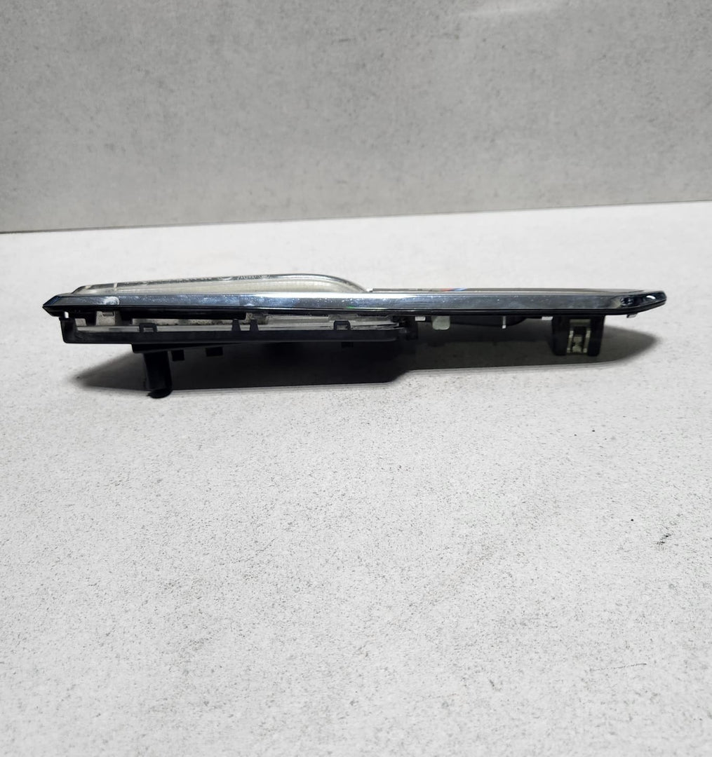 2012-2018 BMW M6 Front Fender Side Marker Light 8050519 M6 F06 F12 F13