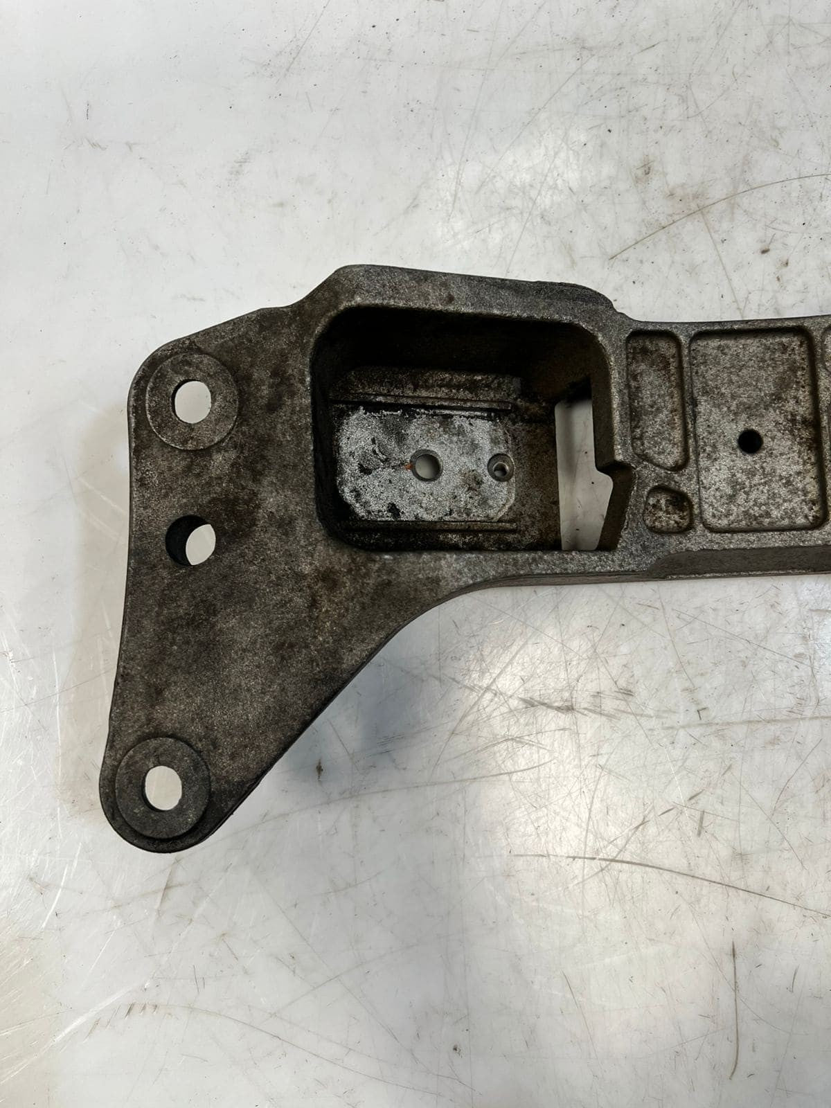 2008-13 BMW M3 E90 E92 E93 4.0L S65 MANUAL Transmission Crossmember 2283099 OEM