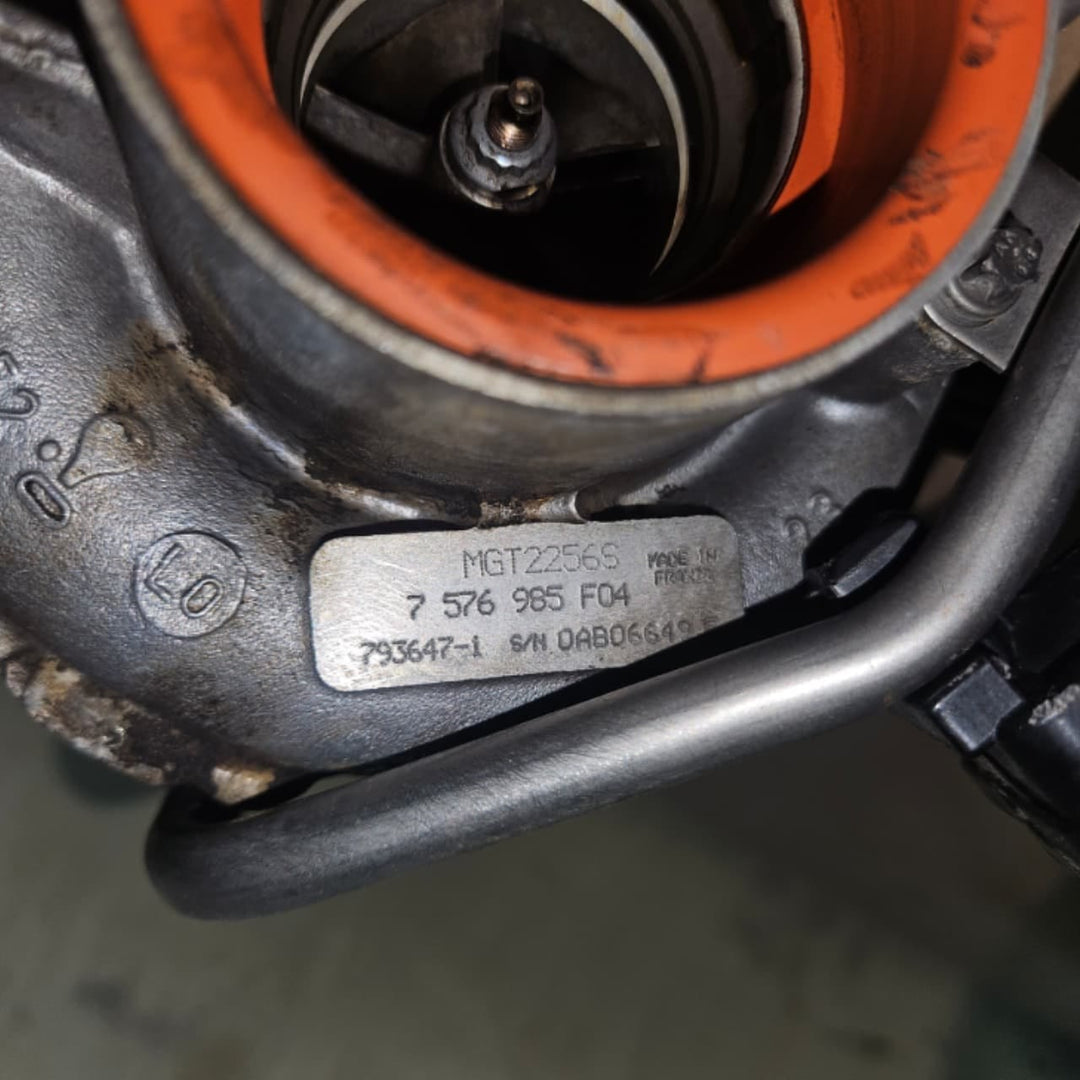 7576985-2010-2016 BMW 7 Series F04 X6 750i Turbocharger 