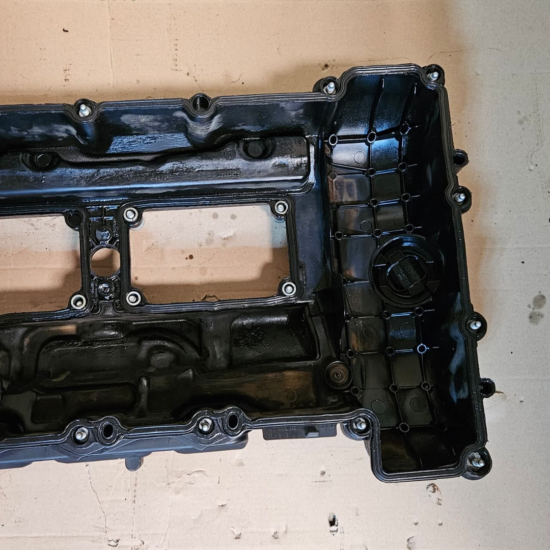 7570292-2013-2019 BMW X1 X3 X5 M2 F10 N55 Engine Valve Cover 
