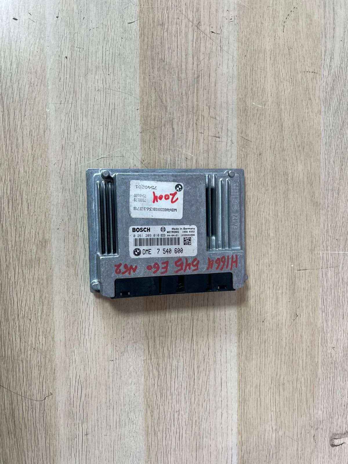 2004 5' E60 BMW 545i Engine Control Module 7540600 N62B44A ECU 