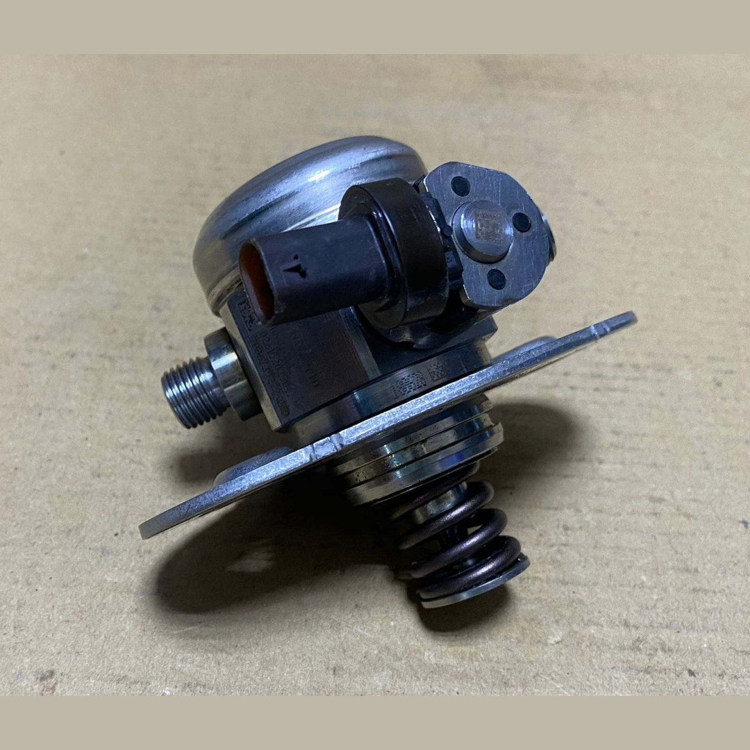 2017-2019 BMW 330i xDrive High Pressure Fuel Pump 7642466 B38, B46, B58 engines 