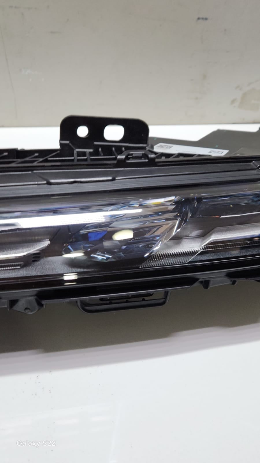 2023-2024 BMW 7 Series Left Headlight CRYSTAL 9879935 7 Series G70 OEM