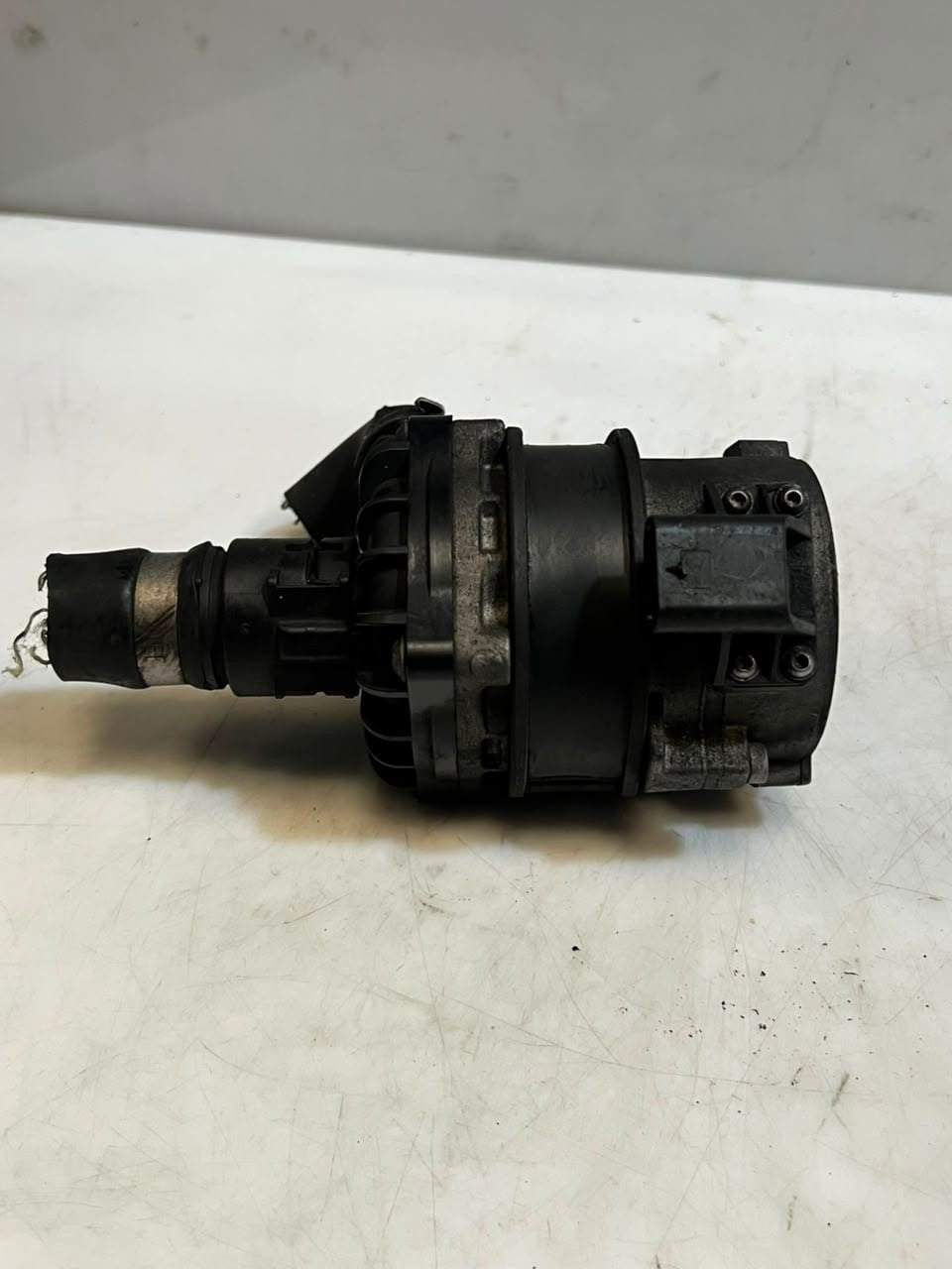 BMW 5 7 Series F10 F11 F01 F02 N55 N63 Electric Auxiliary Coolant Pump 7587374