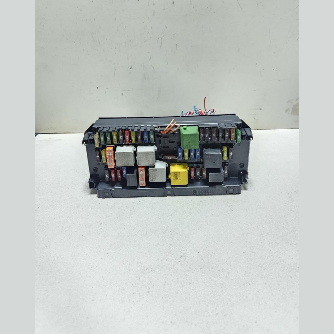 Mercedes-Benz C220 CDI Front Fuse Box Sam Control ModuleA2129005712 W204 C Class