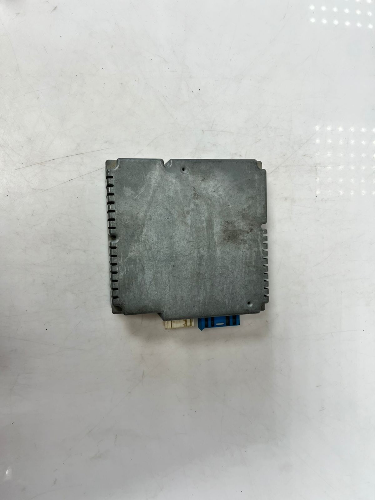 2005 BMW E60, E61, E65, E90, E70 X5, E71 X6 E66 TV /Video Control Module 6958396