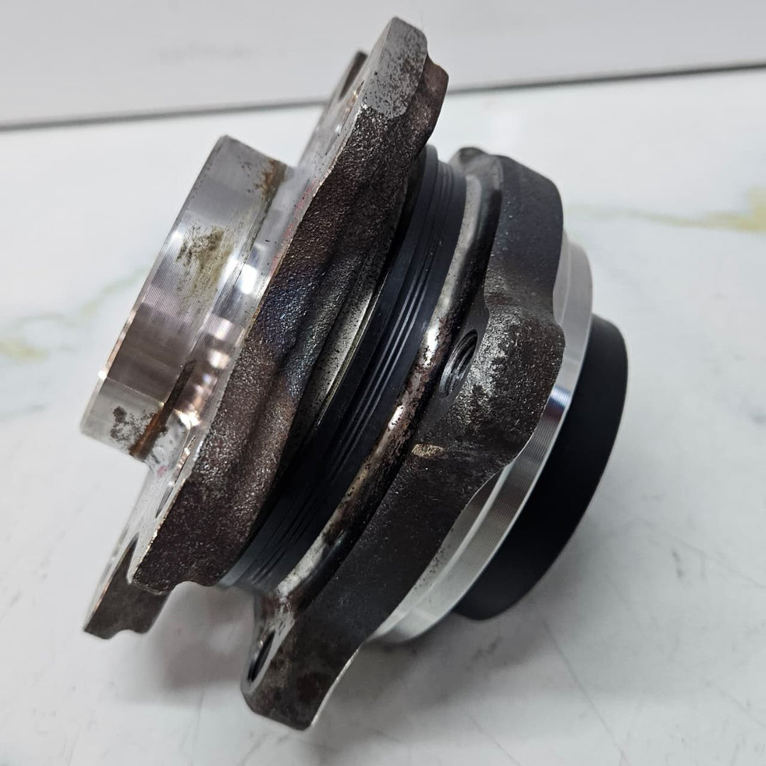 OEM BMW G20, G21, G30, G31, G38, G01 Wheel Hub With Bearing 6871193