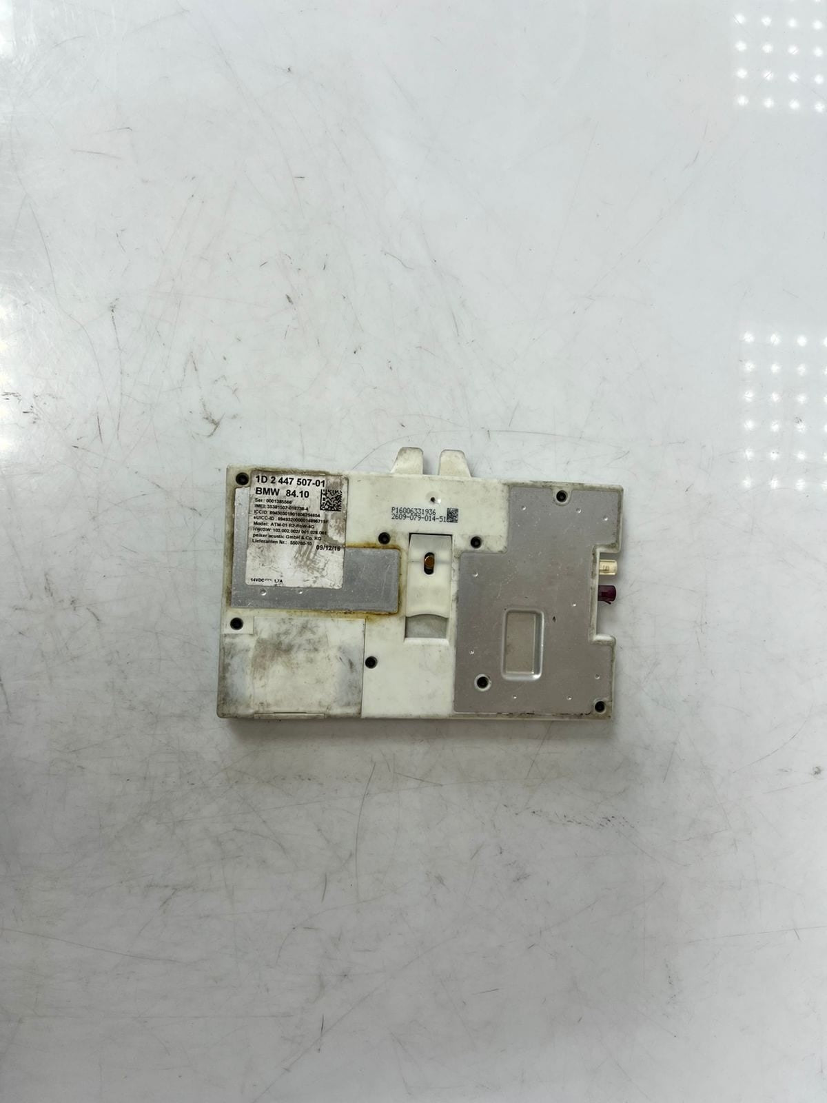 BMW 7 Series G11 G12 Telematics Communication Antenna Control Module 2447507 OEM