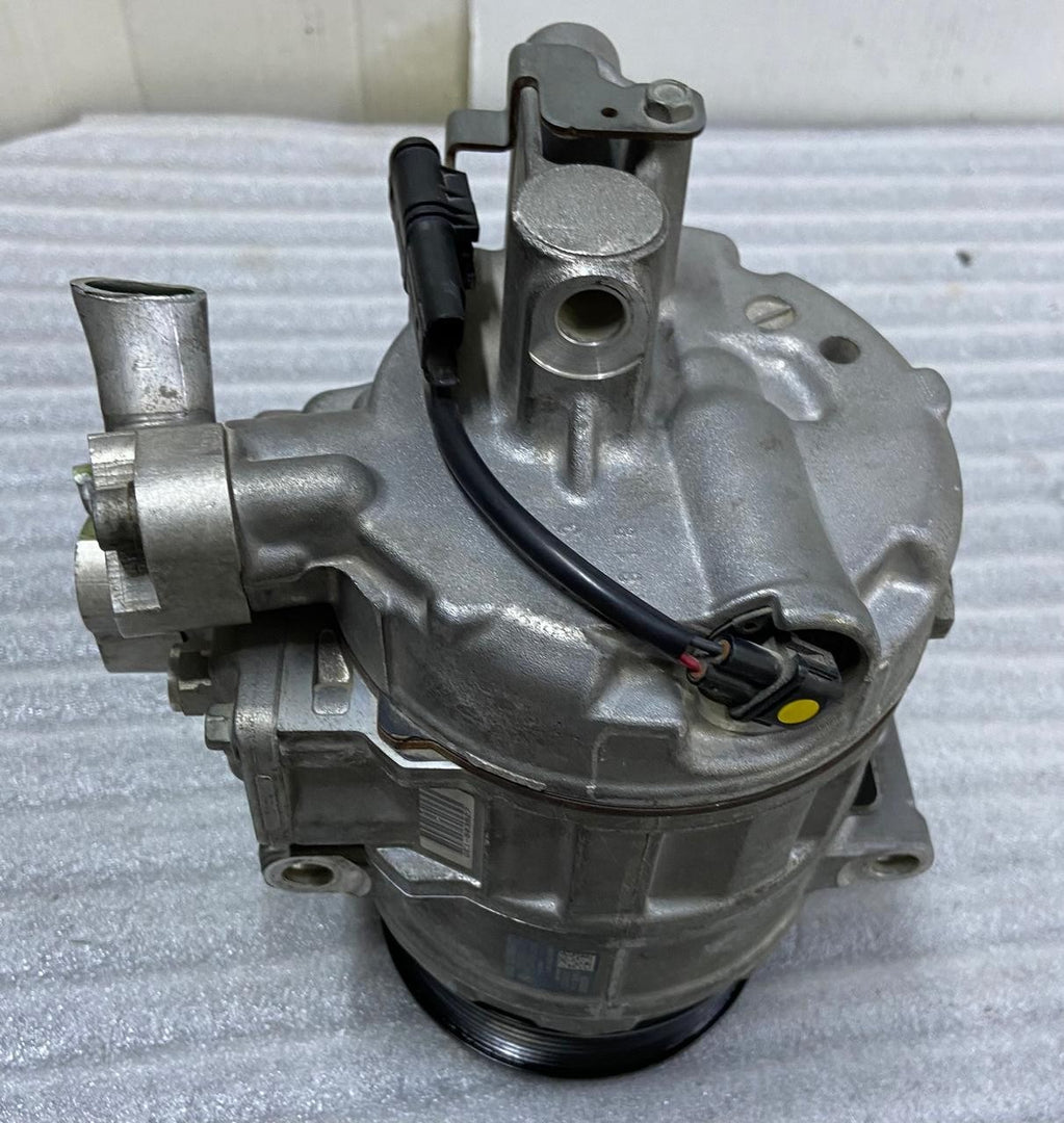 OEM BMW X3 F25 A/C AIR CONDITIONING COMPRESSOR 9217869 DENSO