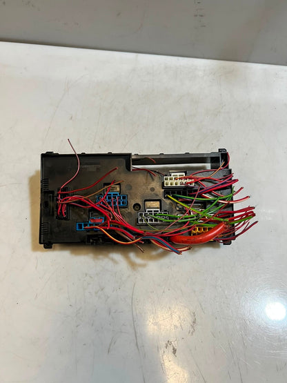 2012-2015 BMW F10 F12 F13 5 6 Series 650i Power Distribution Fuse Box 9252815