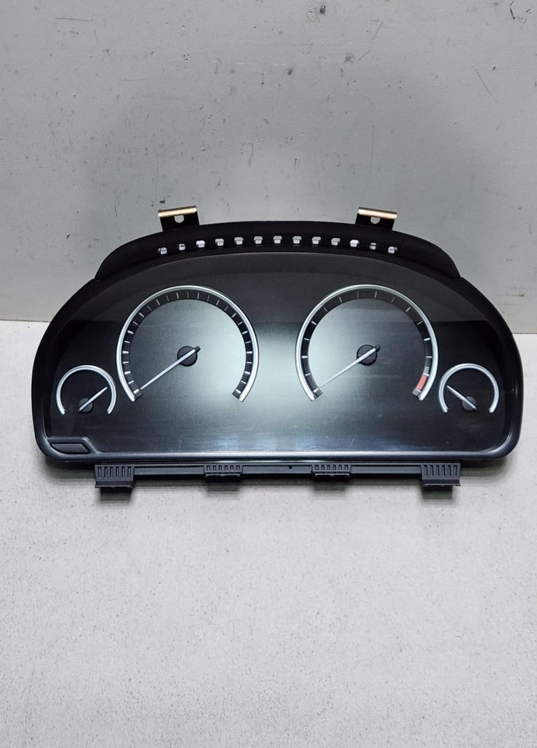 BMW Instrument Cluster Speedometer Petrol 9214719 BMW F01 F06 F07 F10 F11 F25 