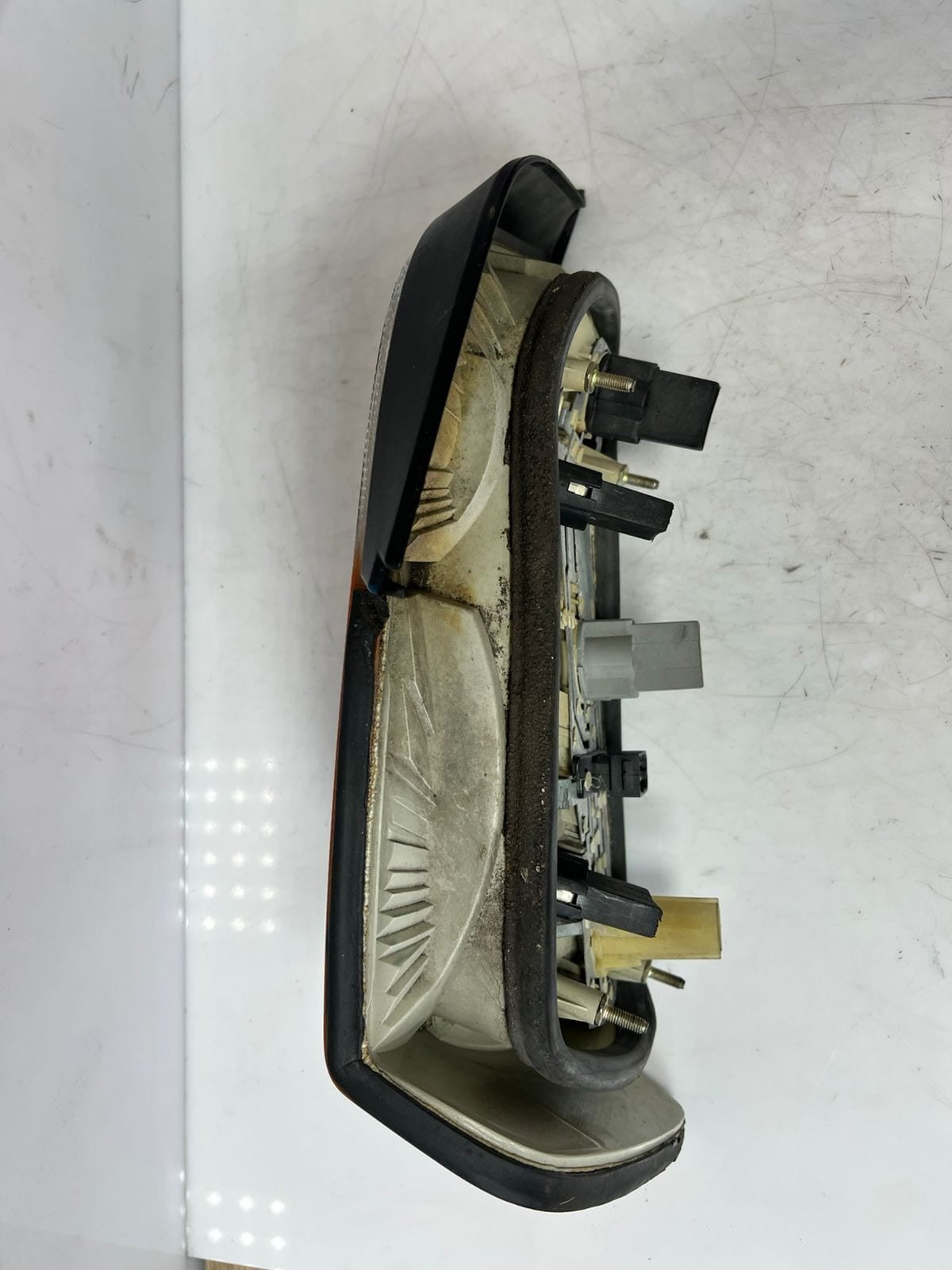 1994 BMW E36 318i 323i 325i 328i M3 REAR Tail Light LEFT RIGHT 8353272 8368337