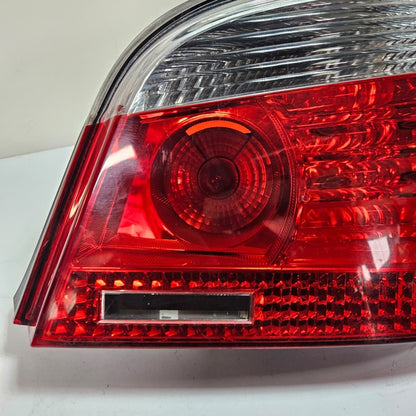 2003-2007 BMW 5 Series E60 E61 525i Rear Right Outer Taillight 7165738