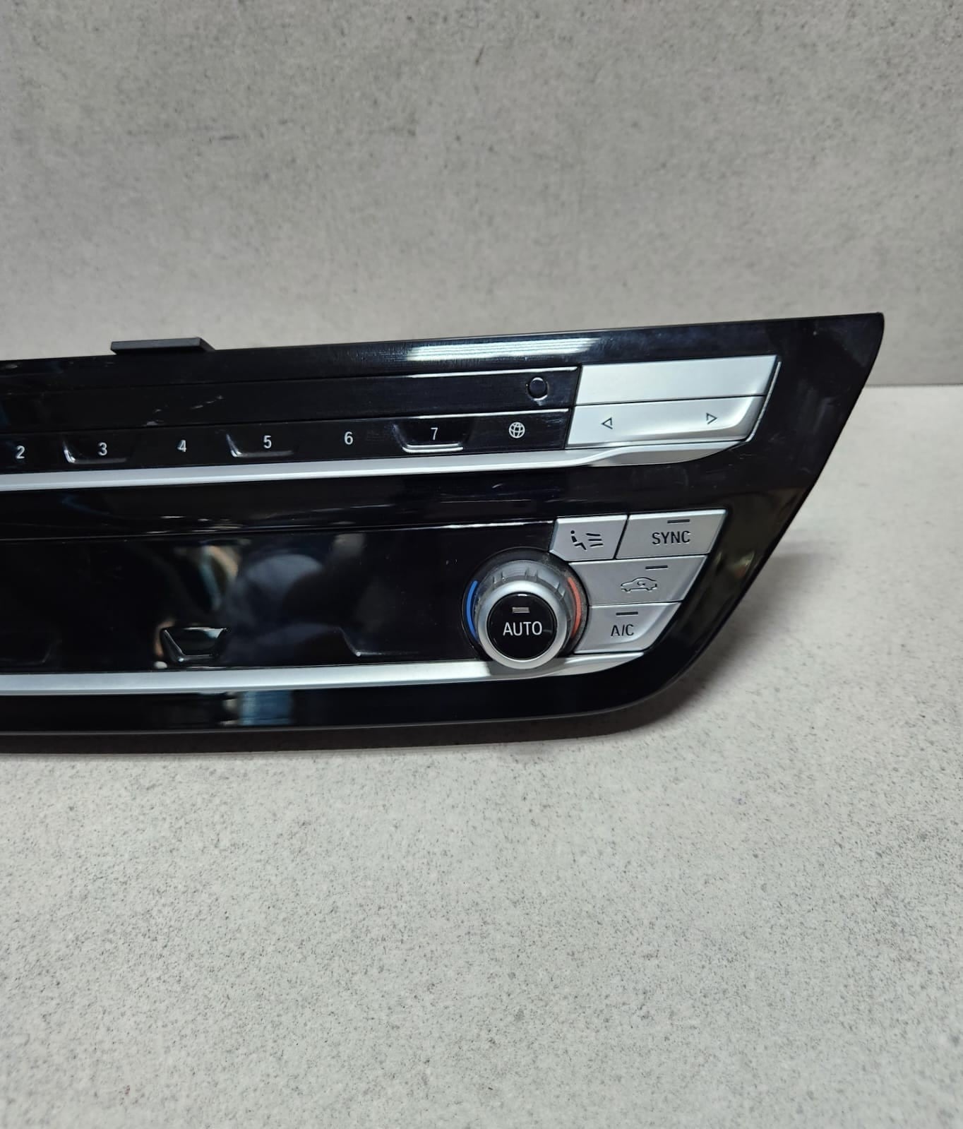 2017-2020 BMW 530i Ac Panel Control 5A09B29 G30 5 Series
