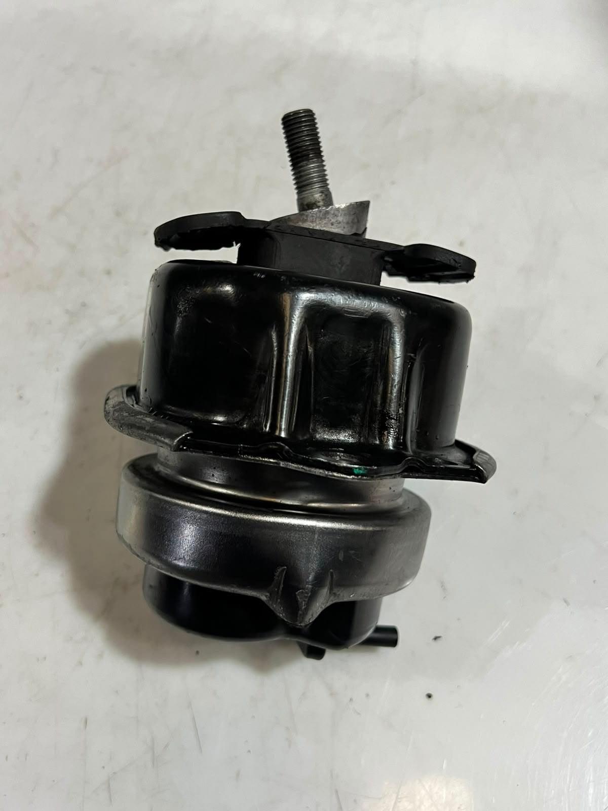 2007-2013 BMW X5 E70 and X6 E71 3.0L BEARING RUBBER Engine Mount 6795418