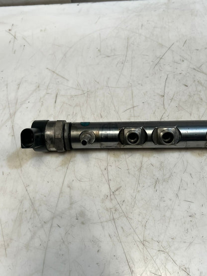 BMW 3 Series F30 F31 F35 320d 328d DIESEL Fuel Injection Rail 7800601 OEM