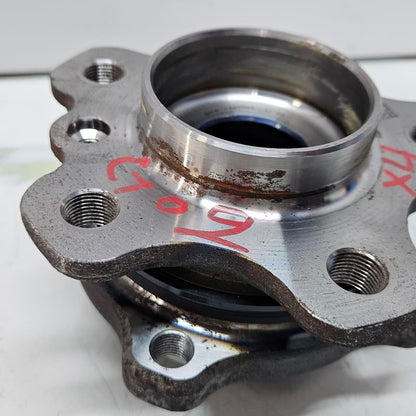 OEM BMW G20, G21, G30, G31, G38, G01 Wheel Hub With Bearing 6871193