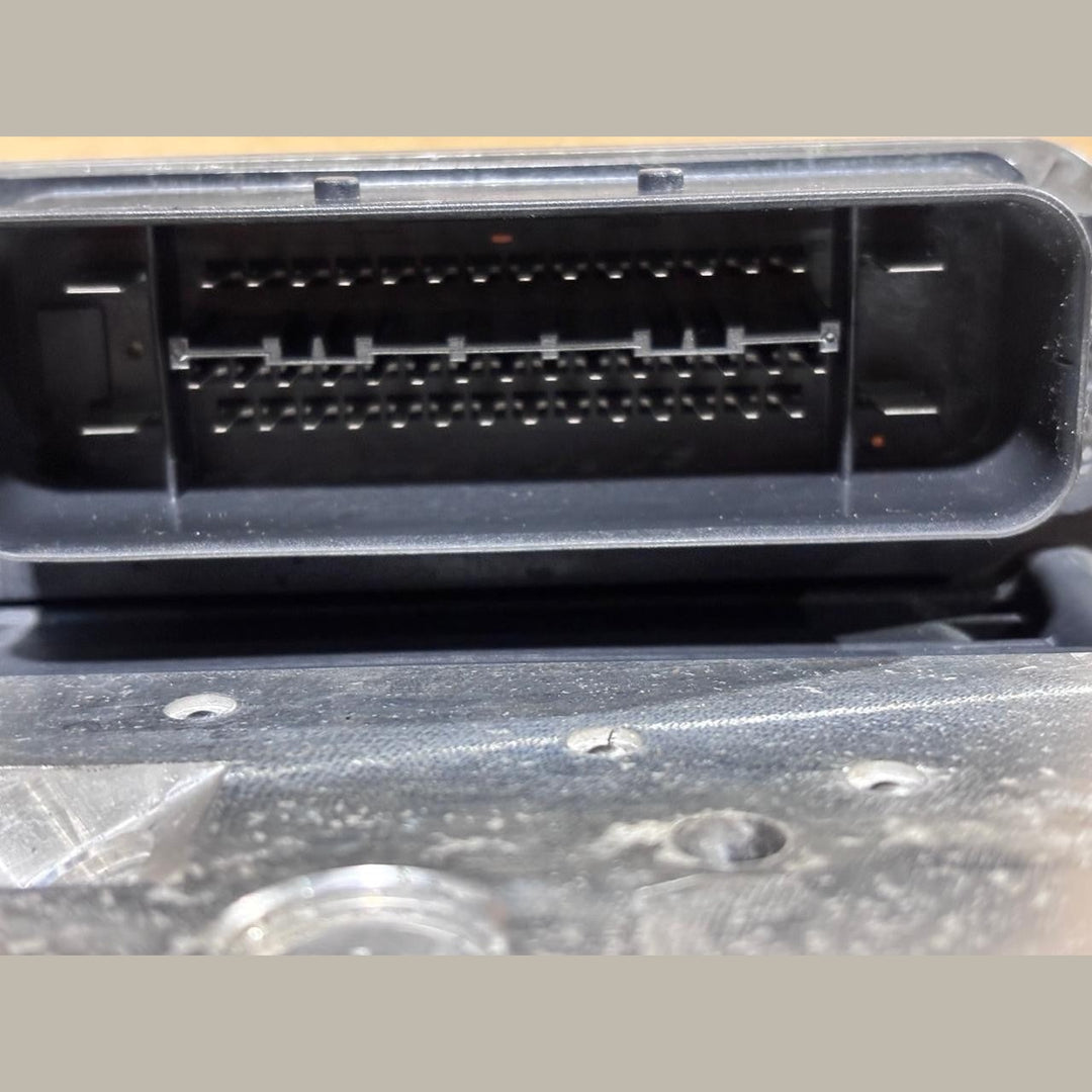 BMW 7 SERIES F01 F02 730D F10 N57 OEM ABS Pump Brake Control Unit 6792478 Bosch