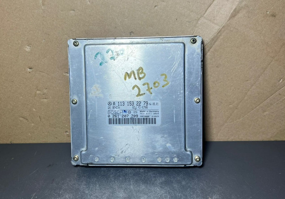 01-06 Mercedes W220 S-Class Engine Control Module Unit ECM ECU A113 1532279 OEM