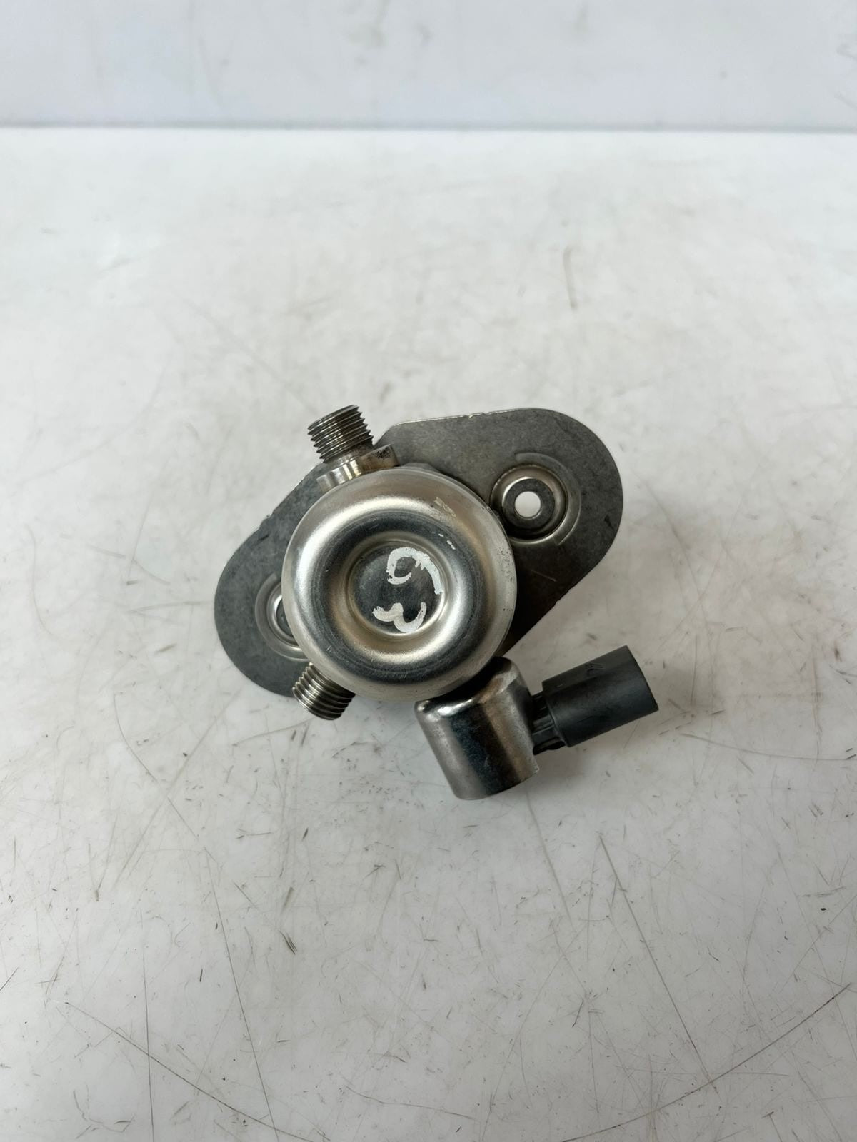 2013-2018 BMW 650i N63 X5 X6 M5 550I xDrive High Pressure Fuel Pump 7599865 OEM