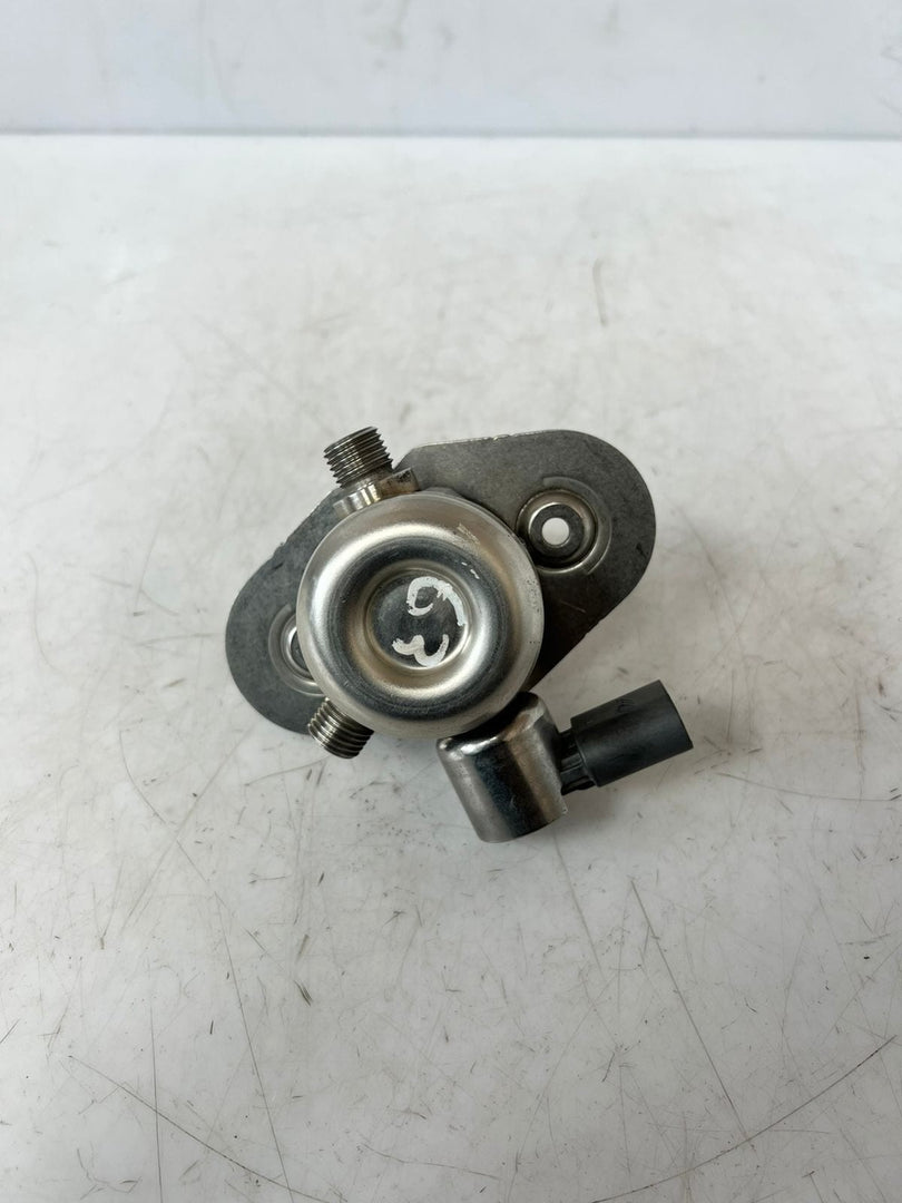 2013-2018 BMW 650i N63 X5 X6 M5 550I xDrive High Pressure Fuel Pump 7599865 OEM