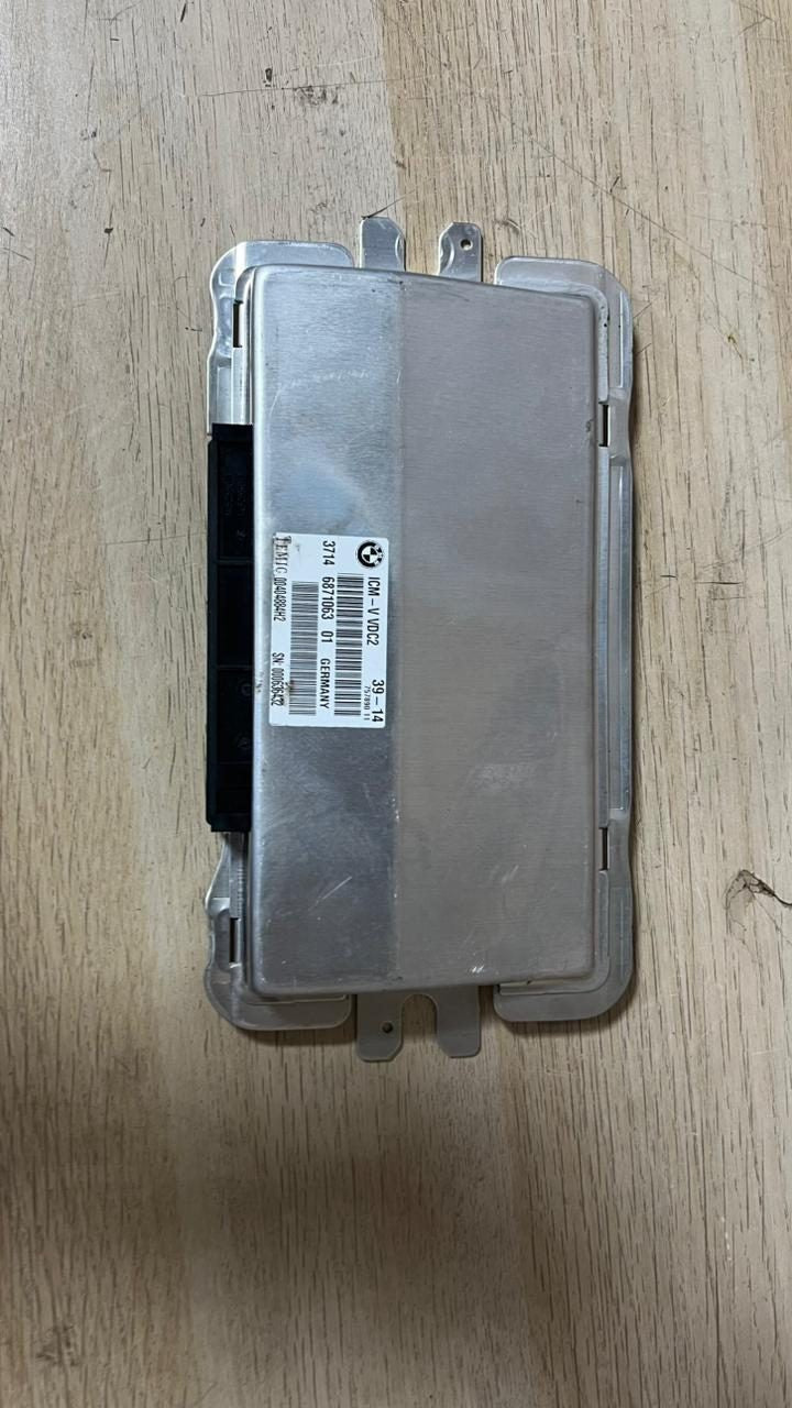 2012-2018 BMW 640i Suspension Control Module 6871063 F10, F11, 7' 550i, 740i 