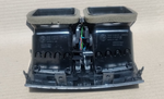 Bild in die Galerieansicht laden, BMW F15 X5  REAR SEAT CENTER CONSOLE AC VENT TRIM HEATER 9252013