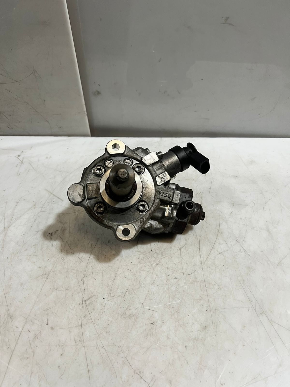 BMW  F10 F20 F21 F30 N47S1 High Pressure Fuel Injection Pump 7823456 0445010528