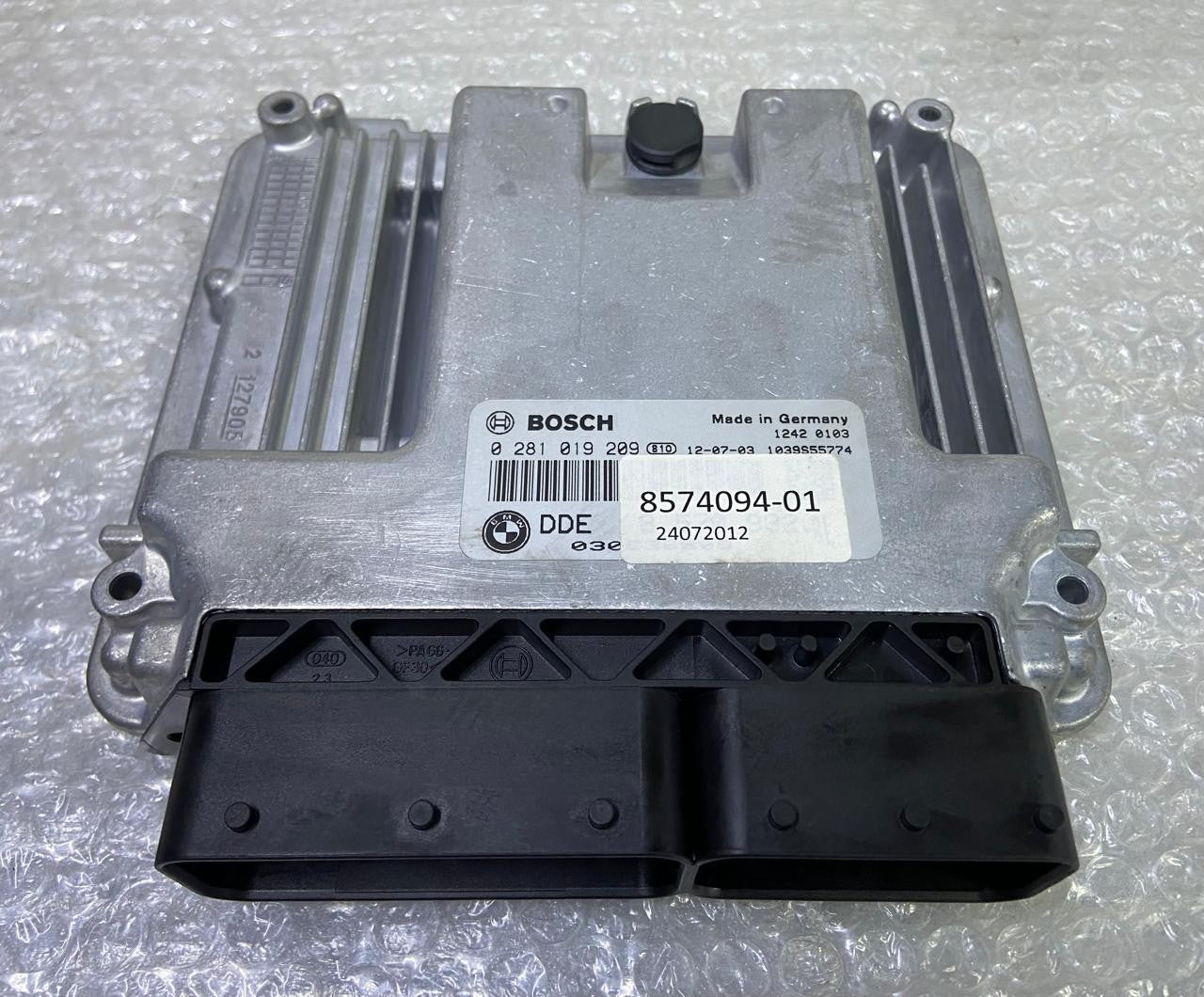 OEM BMW F20 F30 N47 ENGINE CONTROL UNIT DDE ECU SET 8574094 BOSCH