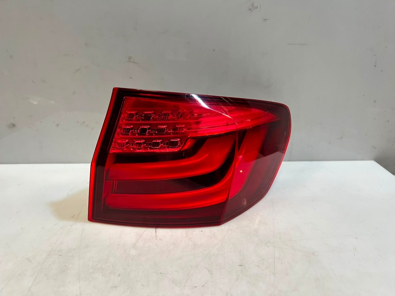2010-2016 BMW F11 FENDER 528i LEFT RIGHT Tail Light BACK LIGHT 7203233 7203234