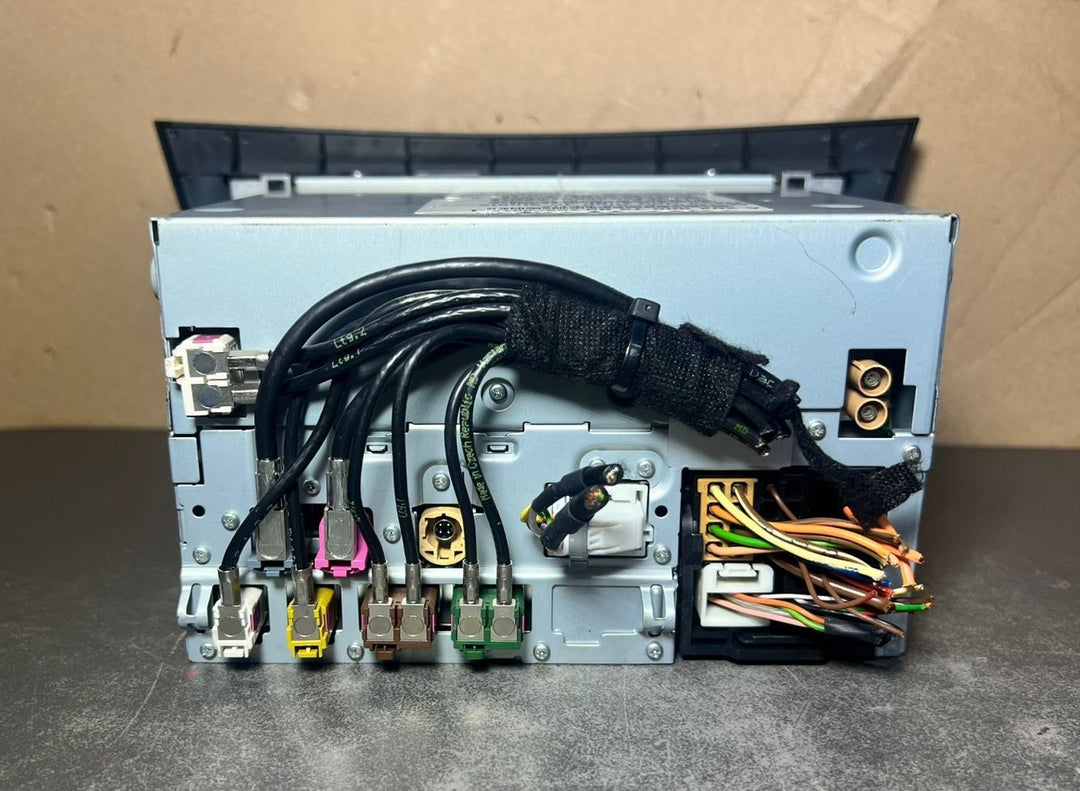 Mercedes W204 Navigation Command Radio Audio Head Unit CD Player A204 9007309