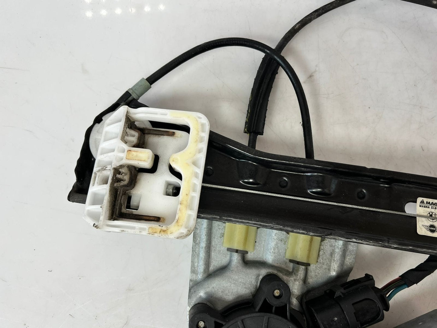 2011-2016 Mini Cooper Countryman Front Right Window Regulator With Motor 9800566