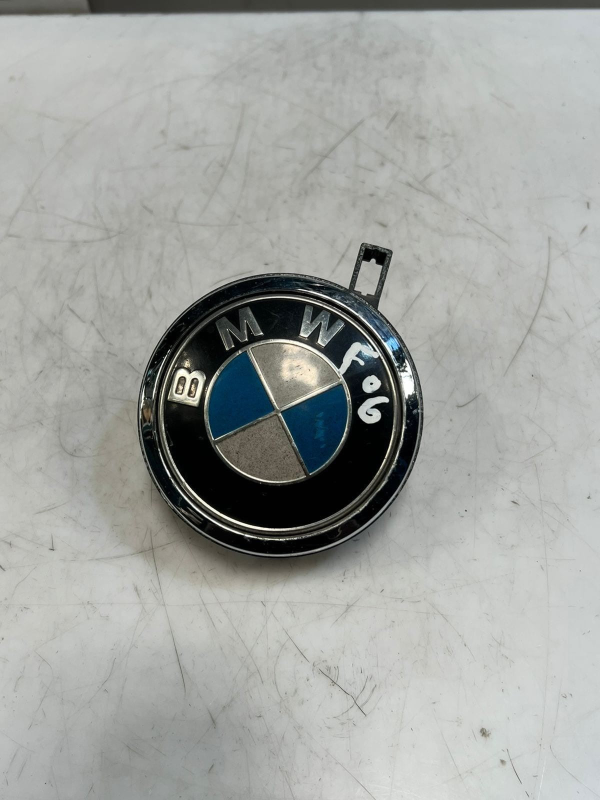 2006-2010 BMW M6 E63 E64 F06 REAR Trunk Lid Release Latch Emblem Handle 7061327