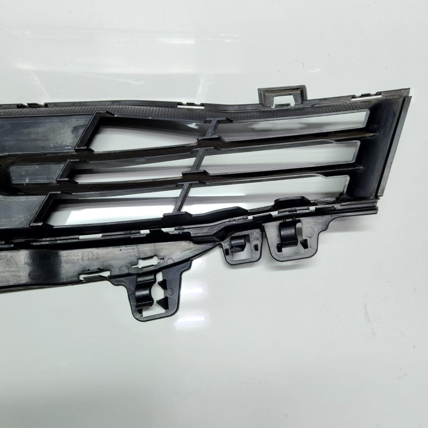 2016-2018 BMW 330i Fog Light Cover 7396878 OEM 3 Series F30